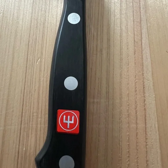 Wusthof Black Semi-Serrated Utility Knife - Picture 4 of 7